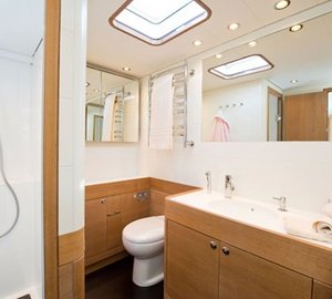 The 27m Yacht NEFERTITI