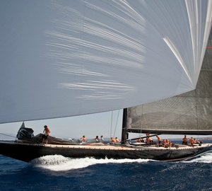 The 35m Yacht FIREFLY