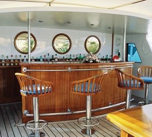 Drinks Bar On Yacht OSPREY