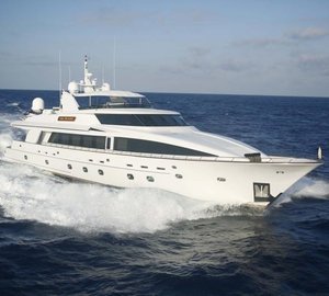 Cruising On Yacht OCEAN CLUB