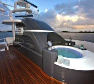 Jacuzzi Pool On Yacht SECRET LOVE