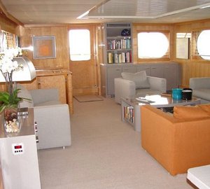 Profile: Yacht SECRET LOVE's Saloon Photograph