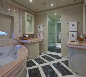 VIP Suite Bath On Yacht DIAMOND A
