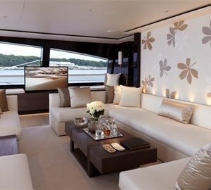 Premier Saloon Aboard Yacht TWIZZLE