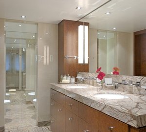 Personal Bath Aboard Yacht HUNTRESS