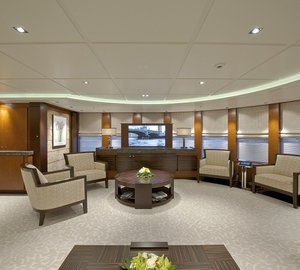 Premier Deck Saloon On Yacht HUNTRESS