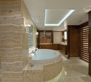 Main Master Bath On Board Yacht HUNTRESS
