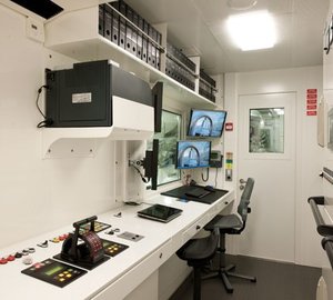 Profile: Yacht HUNTRESS's Control Area Photograph