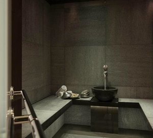 The 75m Yacht EBONY SHINE