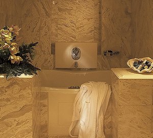 Carmen Serena Bathroom