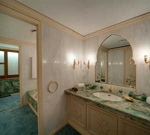 Bath Aboard Yacht LOALOAT AL BEHAR