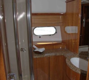 The 25m Yacht LUCKY BEAR