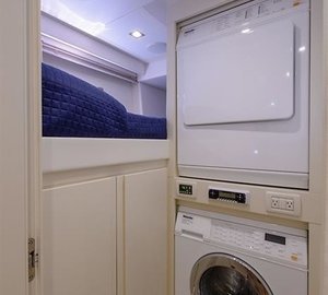 The 25m Yacht PERSHING 82