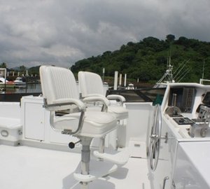 The 30m Yacht TURNIN' LEFT