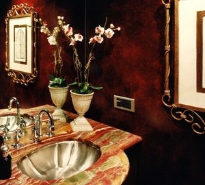 Close Up: Yacht LAGNIAPPE's Bath Image