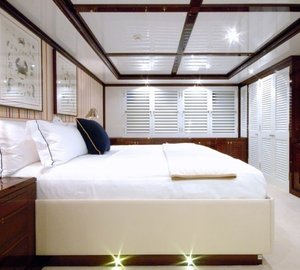 Profile Aspect: Yacht OXYGEN's White Guest's Cabin Image