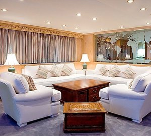 Premier Saloon Aboard Yacht LADY ROSE