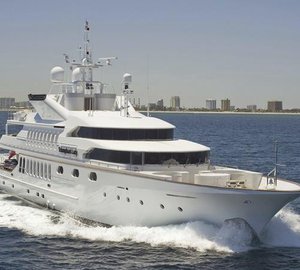 Forward: Yacht TRIUMPHANT LADY's Cruising Photograph