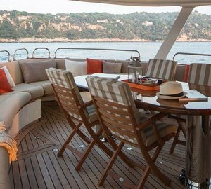 Aft deck dining