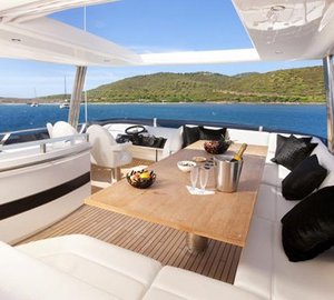 Life On Yacht PANTHERA COVE