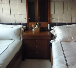 The 30m Yacht SIMPLE PLEASURE