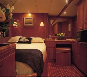 The 33m Yacht AVALON