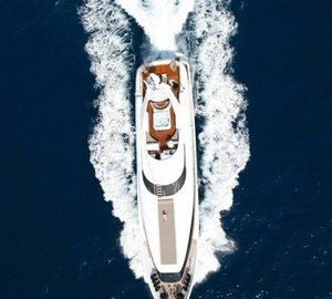 Above: Yacht PALM B's Cruising Photograph