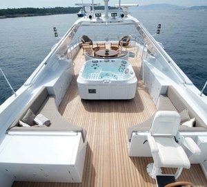 Jacuzzi Pool On Yacht PALM B