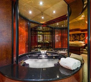 The 33m Yacht LADY SUNSHINE