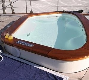 Life On Yacht CLAN VI