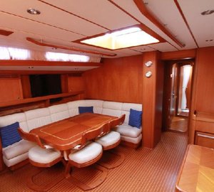 CLAUDIA IV -  Salon Dining