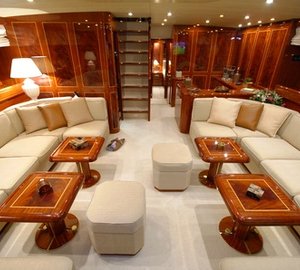 Chrysanthe S -  Salon