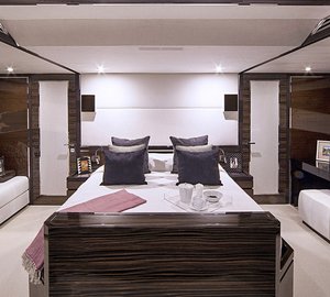 1-Alpha 87 Express Sportbridge superyacht - Master Cabin