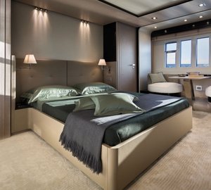 1-Azimut 80 Yacht - Owners suite