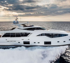 1-CL108 VARDAR - side view