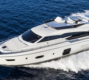 1-Ferretti 750 Yacht at full speed