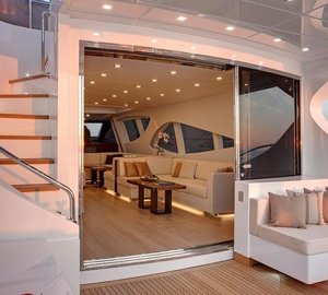 1-Luxury motor yacht Mangusta 110