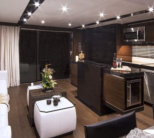 1-Luxury yacht Alpha 87 Express Sportbridge - Salon