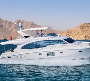 1-Majesty 70 Yacht at full speed