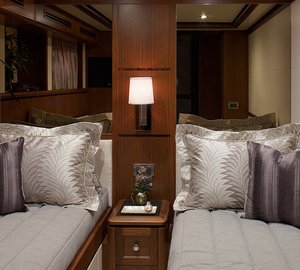 1-Motor yacht Ocean Alexander 85 - Guest cabin
