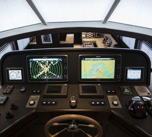 1-Motor yacht Strathearn - Wheelhouse