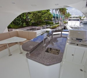 1-OA 72 Pilothouse Yacht - Exterior