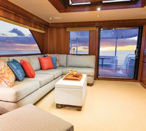 1-OA 72 Pilothouse Yacht - Salon