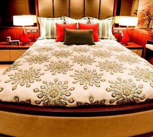 1-OA 72 Pilothouse Yacht - master cabin