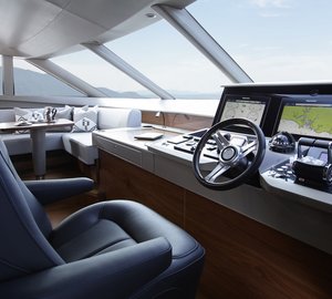 1-Princess 88 Yacht - Helm