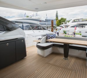 1-Princess S72 Yacht - Cockpit