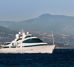 1-Super yacht YAS - Photo by Julien Hubert