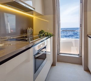 1-Superyacht Azimut 80 - Galley