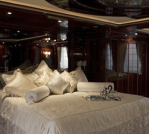 10  yacht ROMANCE owner cabin