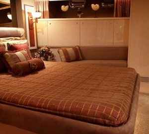 102 Azimut NEVER ENDING JOURNEY - Master Stateroom